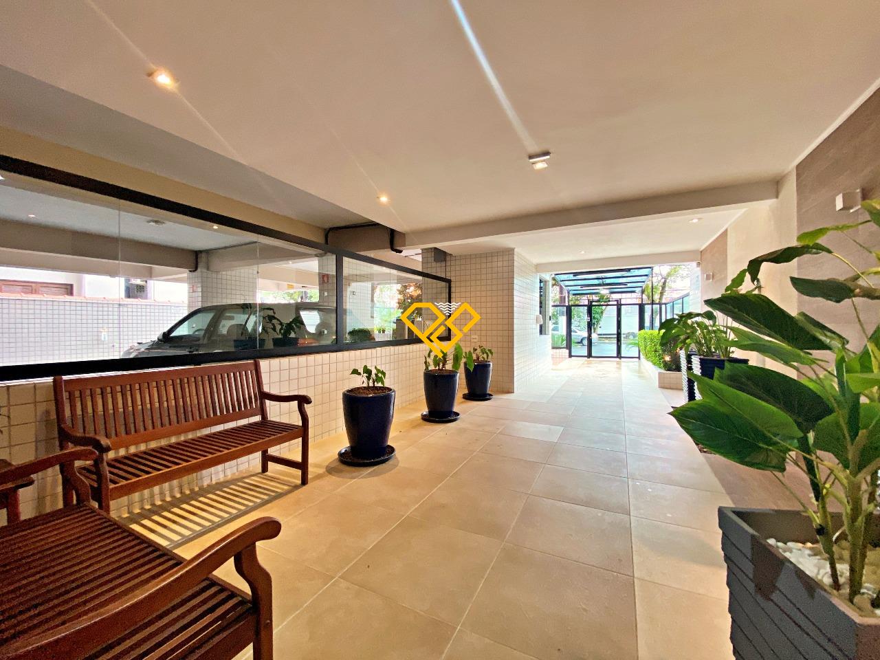 Apartamento à venda no Ponta da Praia: Hall de entrada do condomínio