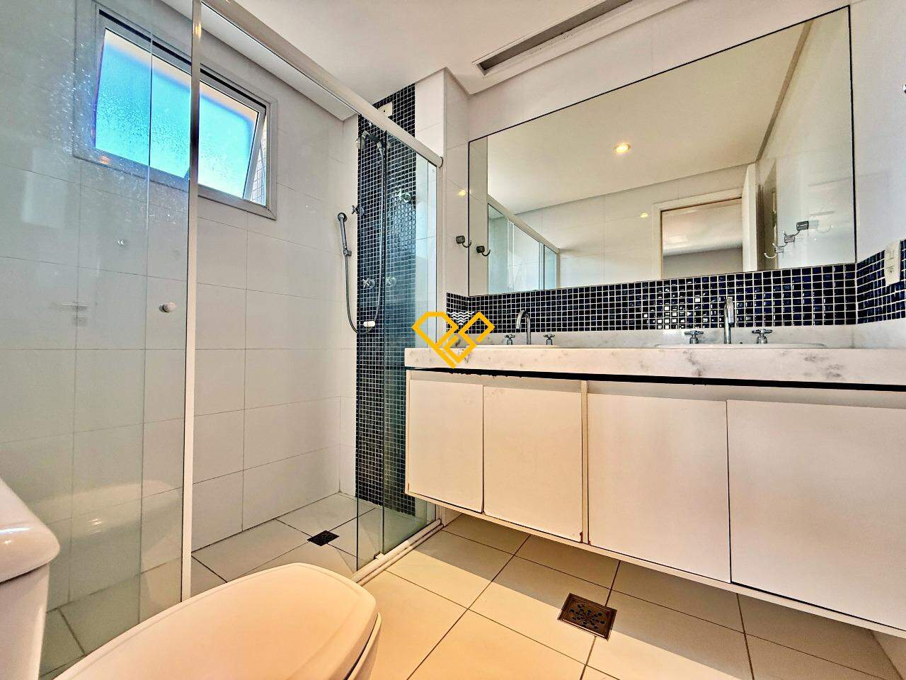 Apartamento à venda no Gonzaga: Wc suíte 