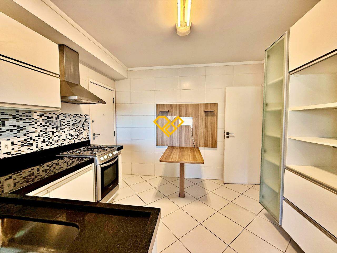 Apartamento à venda no Gonzaga: Cozinha