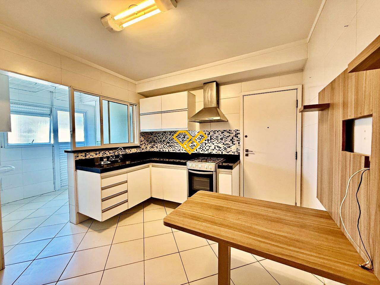 Apartamento à venda no Gonzaga: Cozinha
