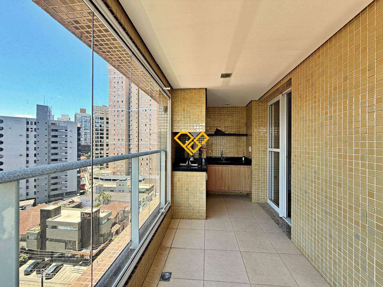 Apartamento à venda no Gonzaga: Varanda com churrasqueira