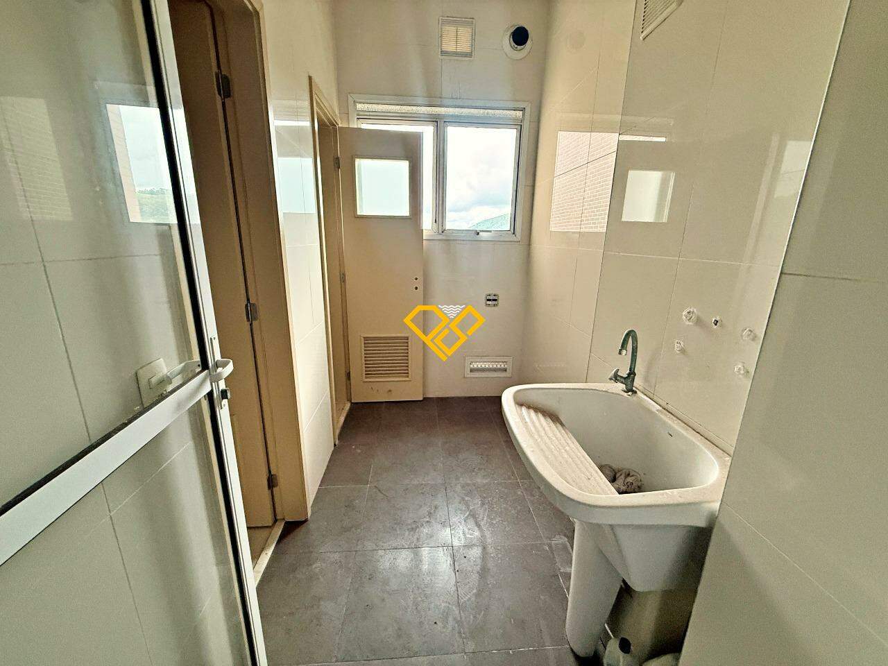 Cobertura à venda no José Menino: Área de serviço