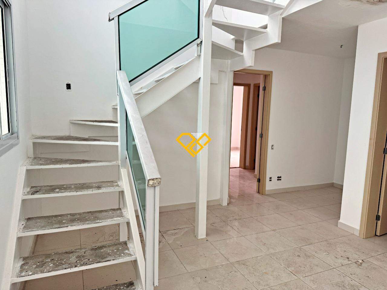 Cobertura à venda no José Menino: Acesso ao 2° piso