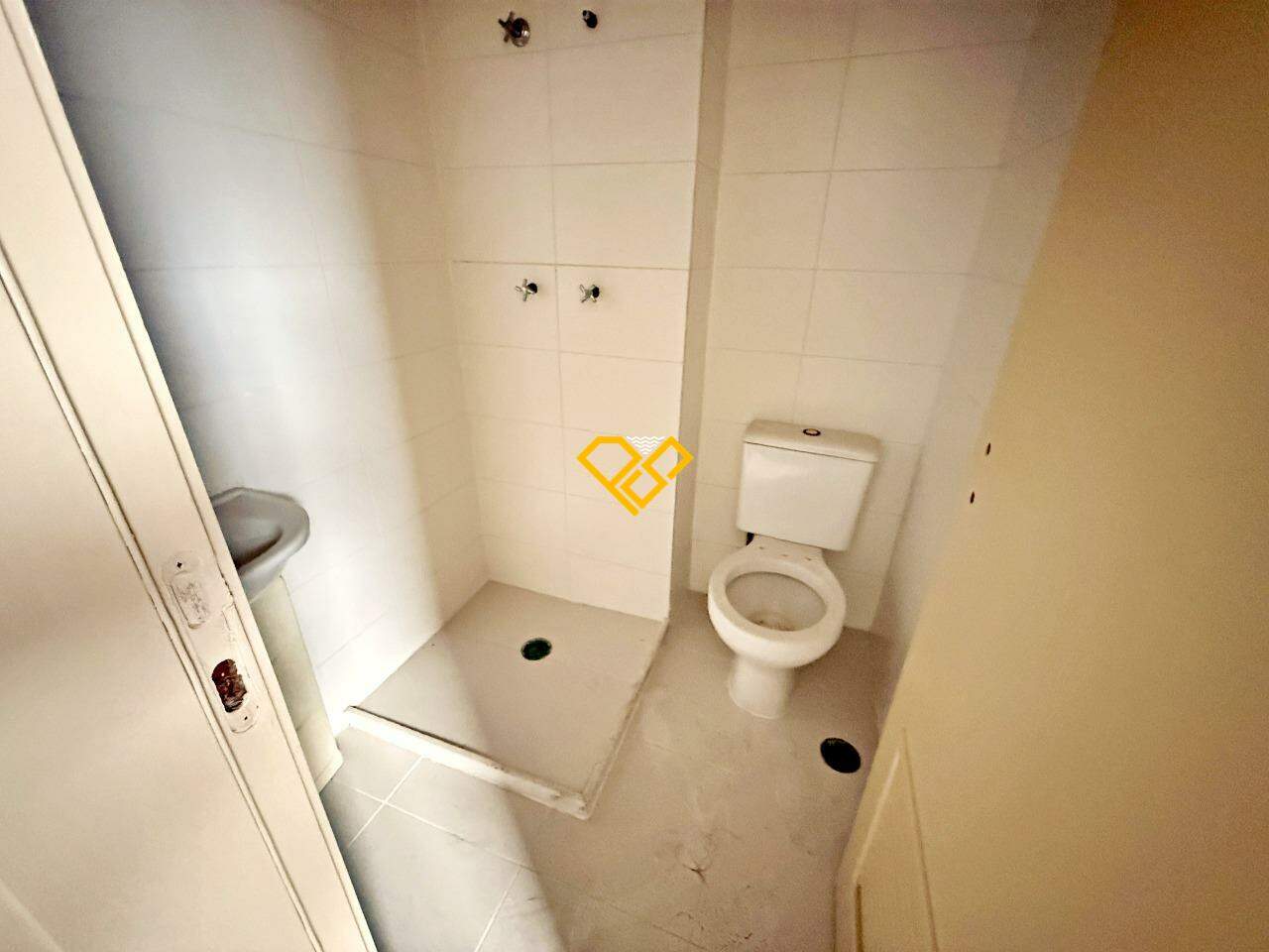 Cobertura à venda no José Menino: Wc de serviçi