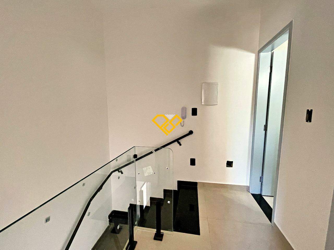 Casa à venda no Macuco: Andar superior