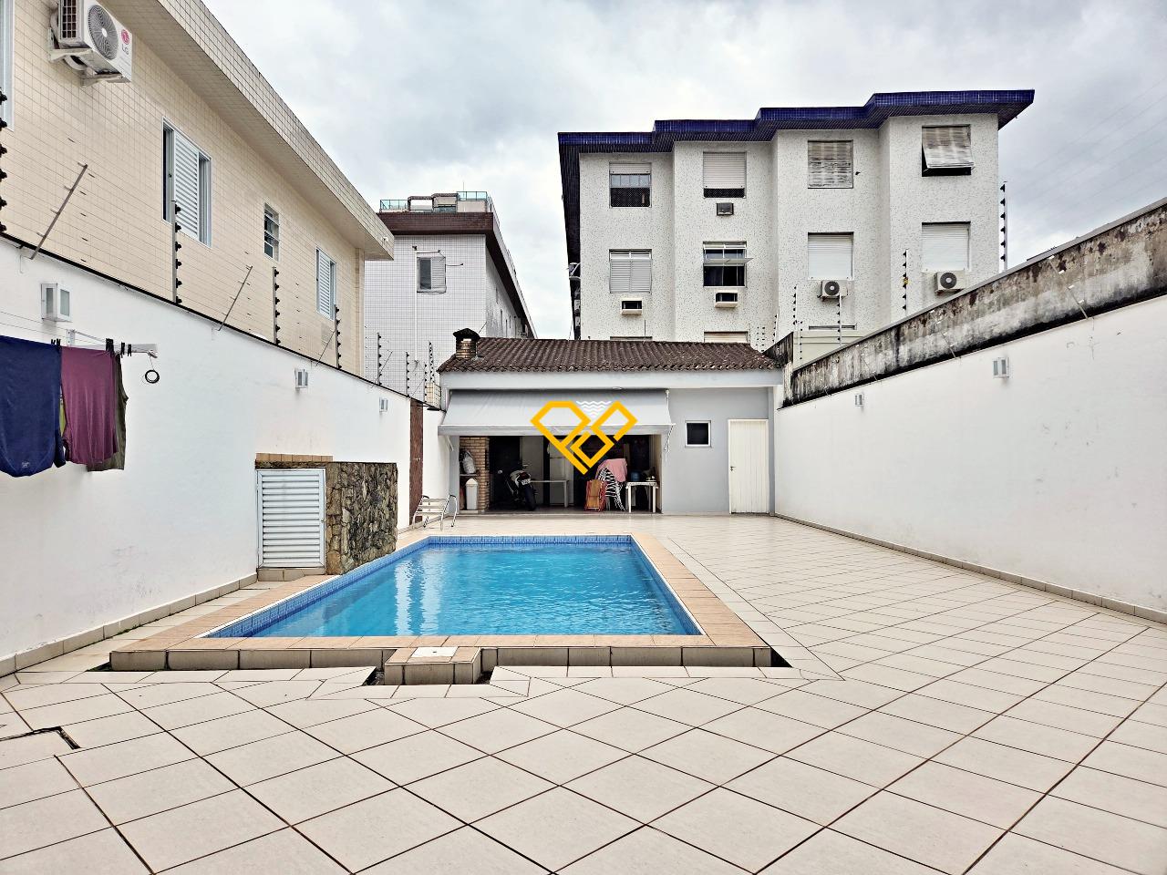 Sobrado à venda no Campo Grande: Piscina