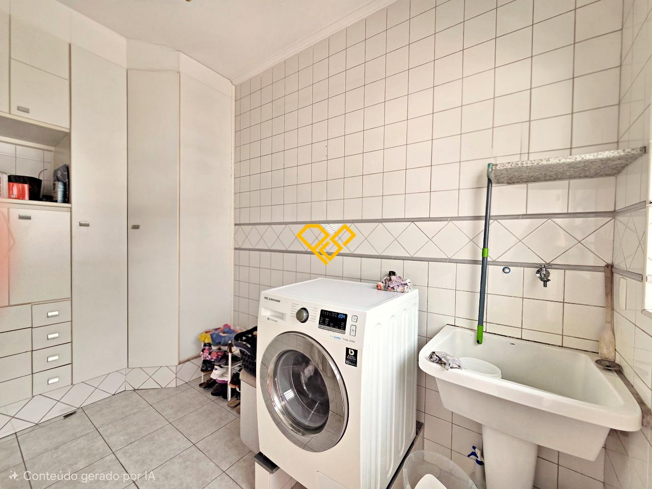 Sobrado à venda no Campo Grande: Área de serviço