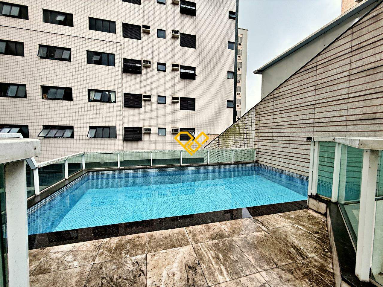 Sobreposta Alta à venda no Gonzaga: Piscina