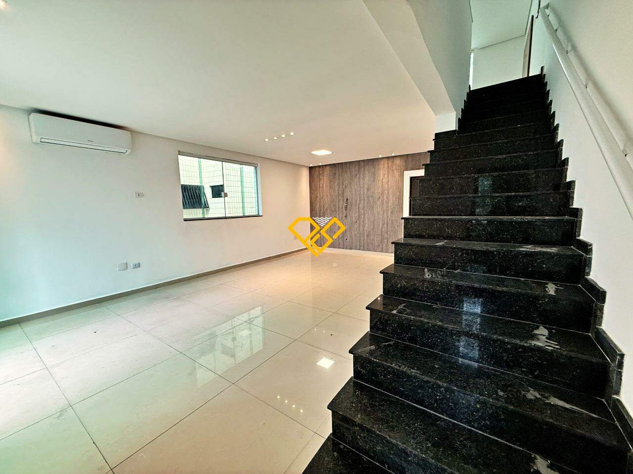 Sobreposta Alta à venda no Gonzaga: Sala 1° piso