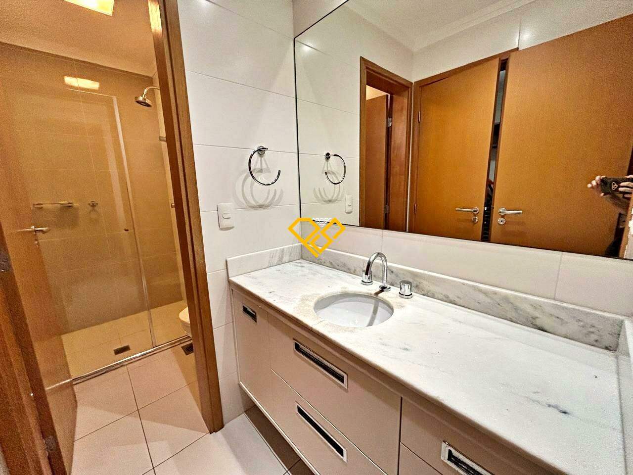 Apartamento para aluguel no Aparecida: Wc suíte americana 2 e 3