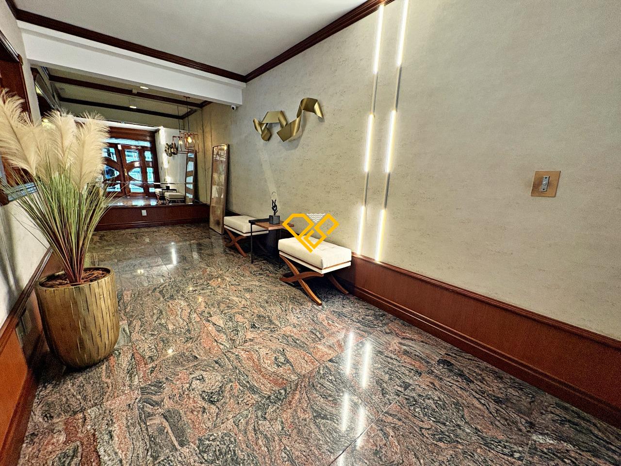 Apartamento à venda no Aparecida: Hall social do condomínio