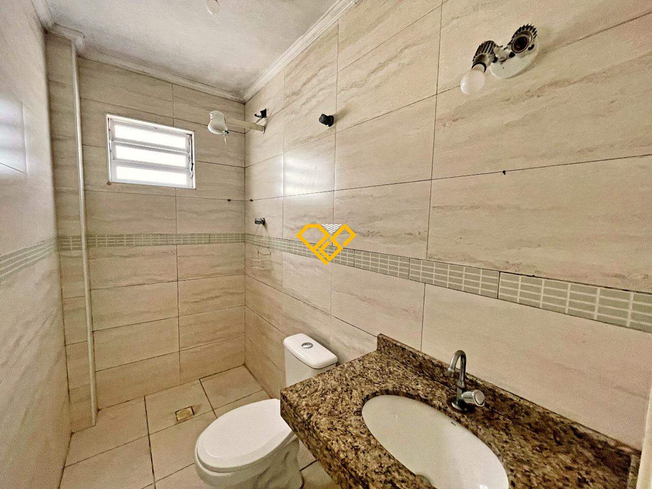 Sobreposta Baixa à venda no Embaré: Wc suíte