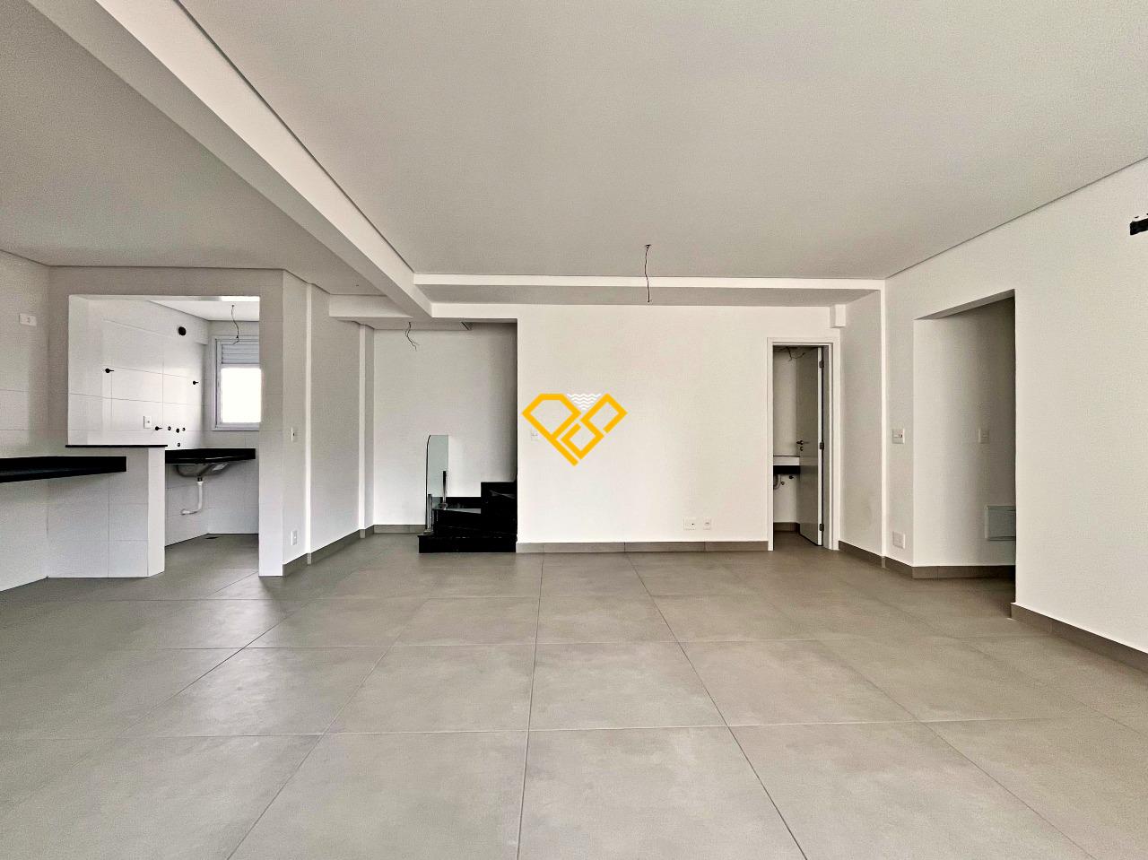 Cobertura à venda no Boqueirão: Sala integrada a cozinha 1° piso