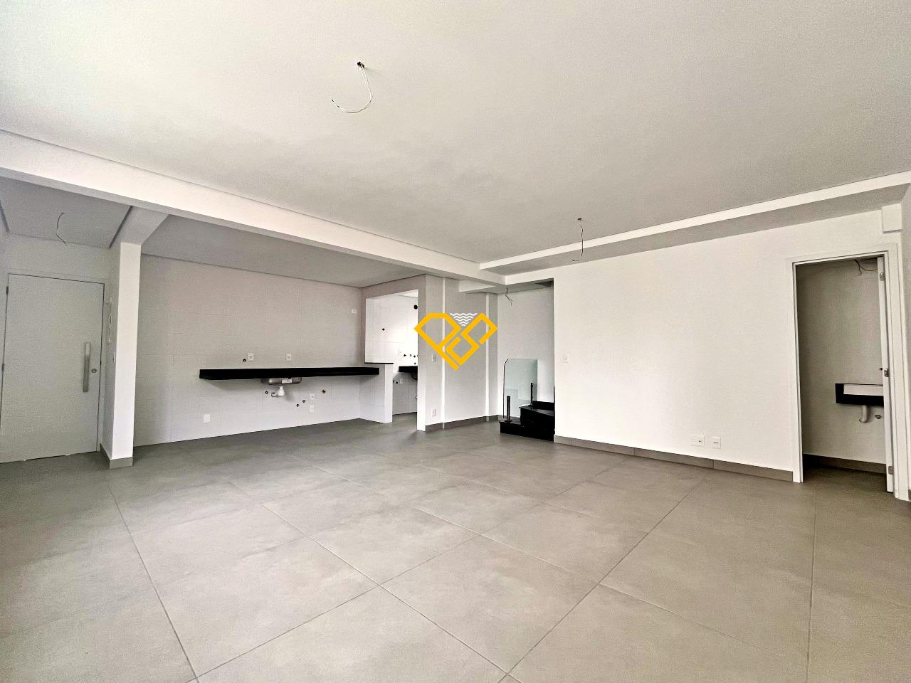 Cobertura à venda no Boqueirão: Sala integrada a cozinha 1° piso