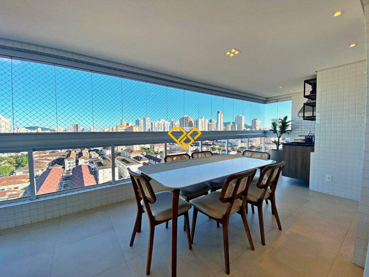Apartamento à venda no Embaré: Varanda