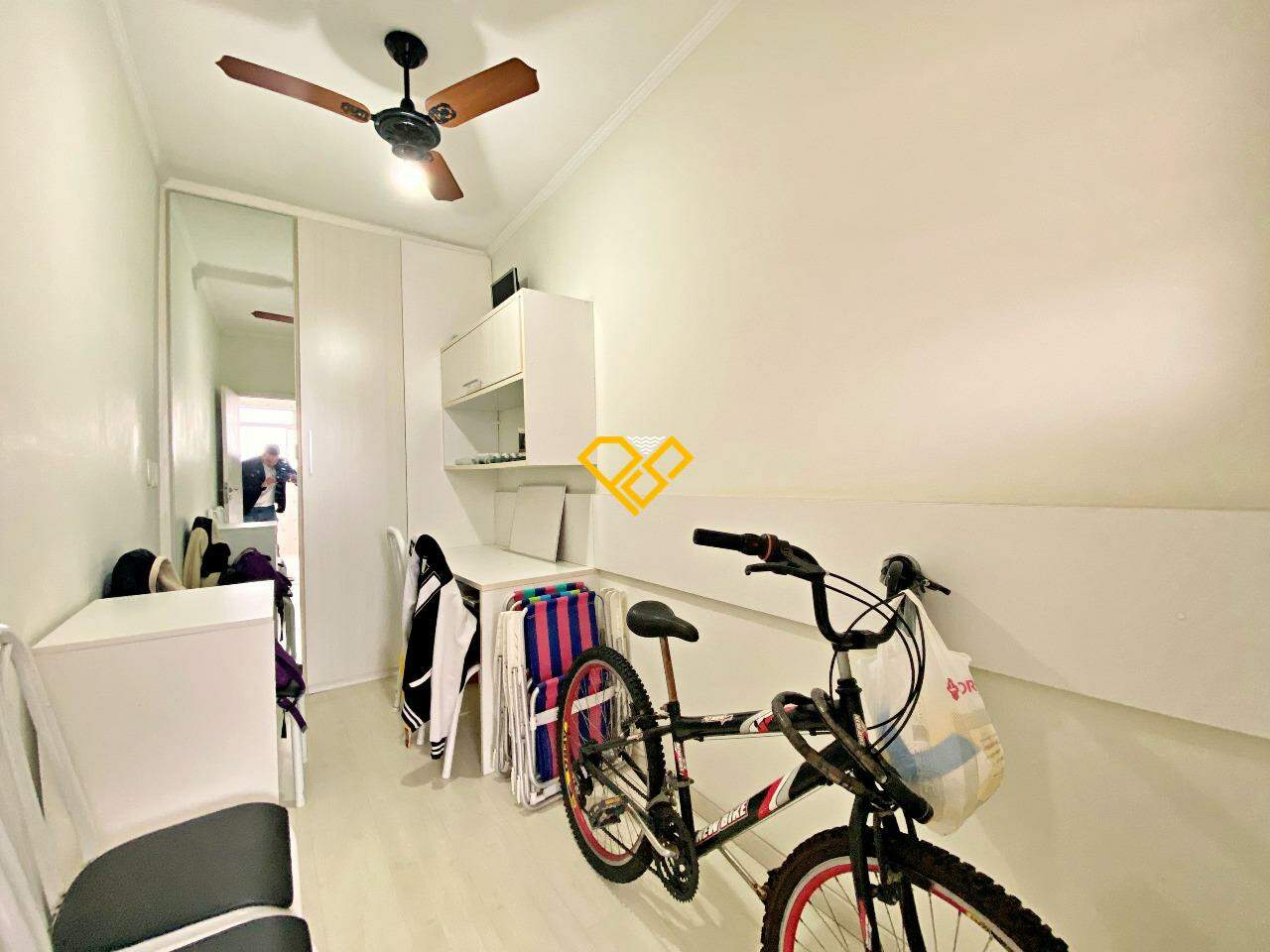 Apartamento à venda no Ponta da Praia: Dependência