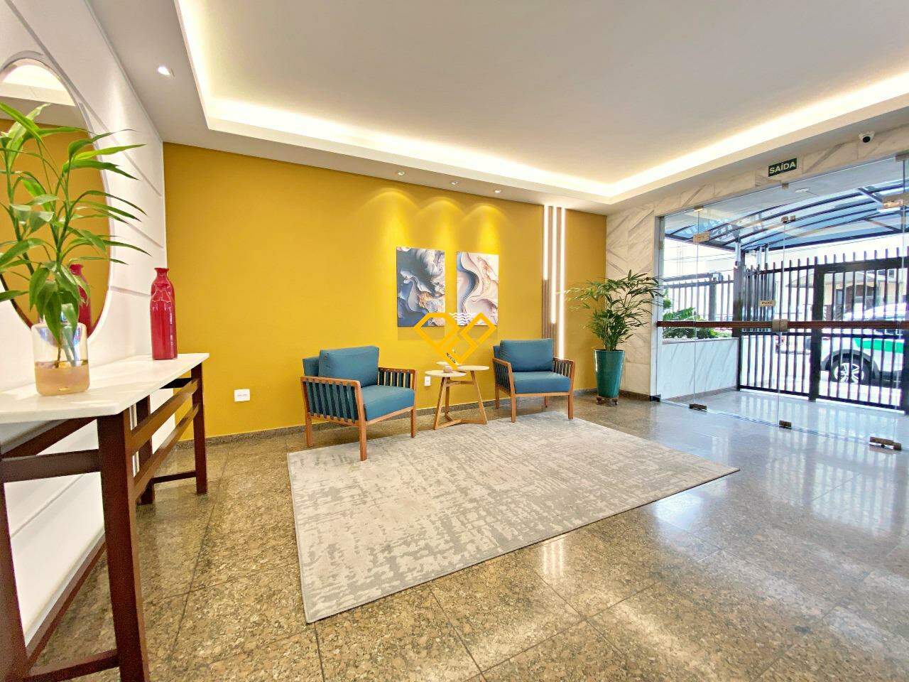 Apartamento à venda no Ponta da Praia: Hall social do condomínio