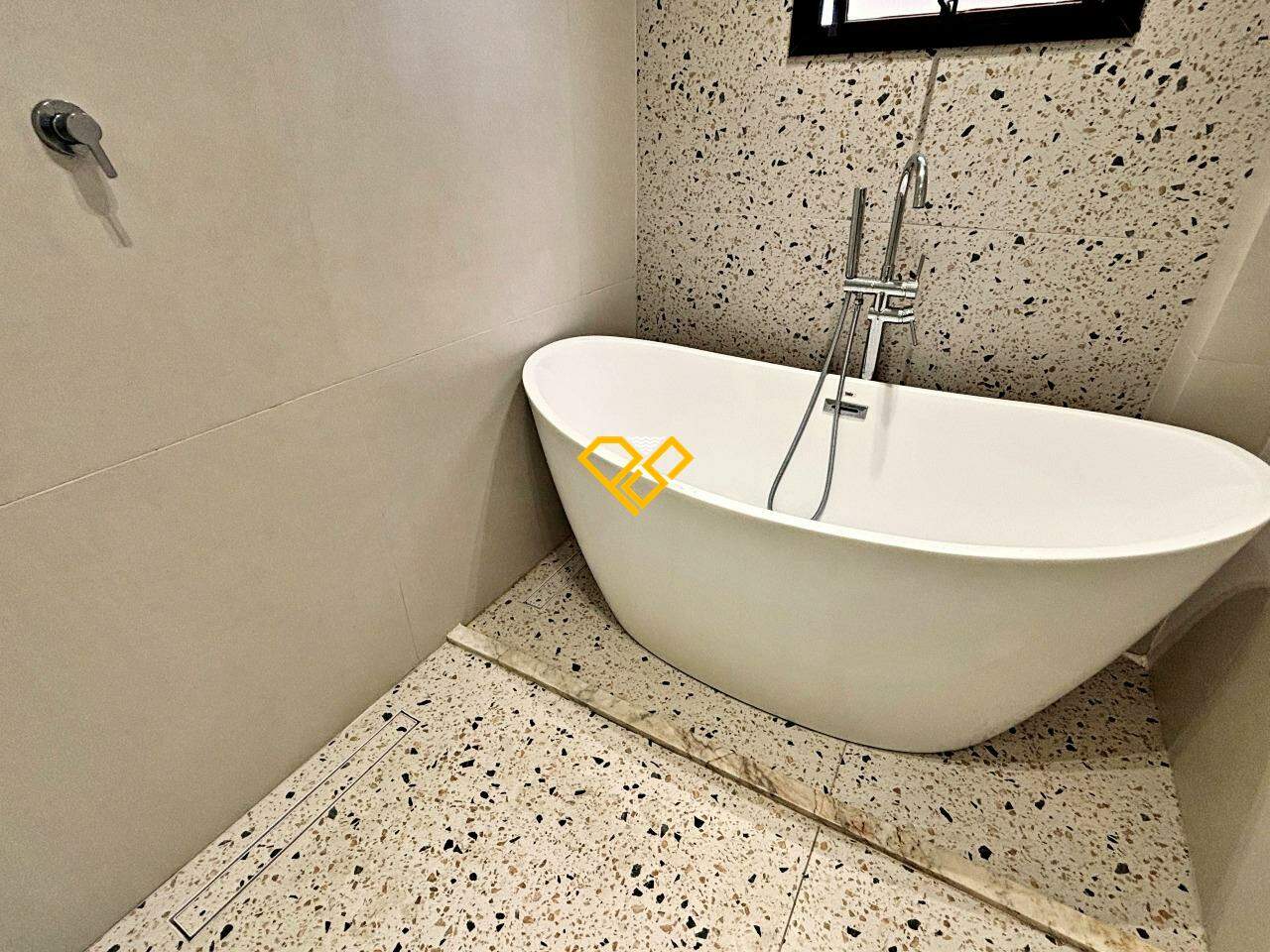 Apartamento à venda no Embaré: Wc suíte 1 - master