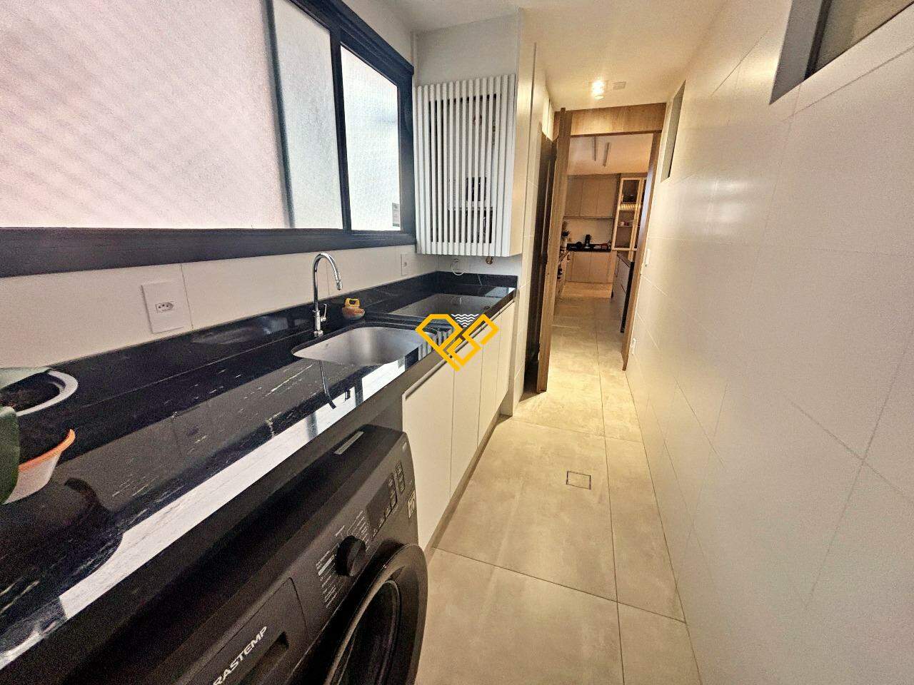 Apartamento à venda no Embaré: Área de serviço