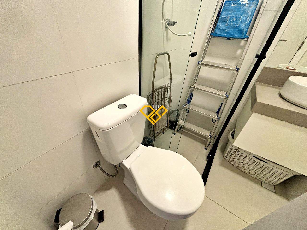 Apartamento à venda no Embaré: Wc de serviço