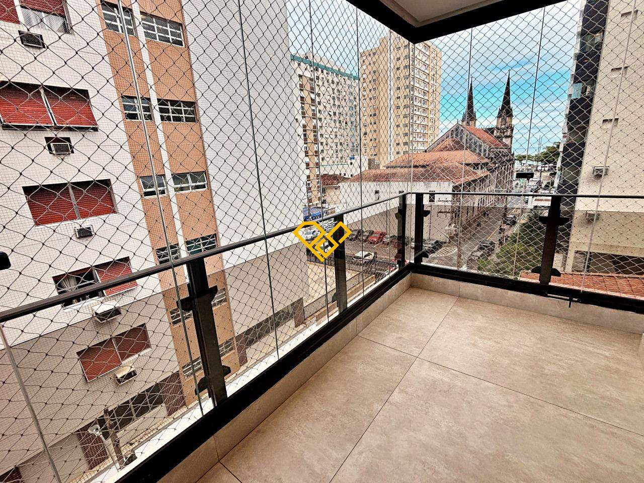 Apartamento à venda no Embaré: Varanda