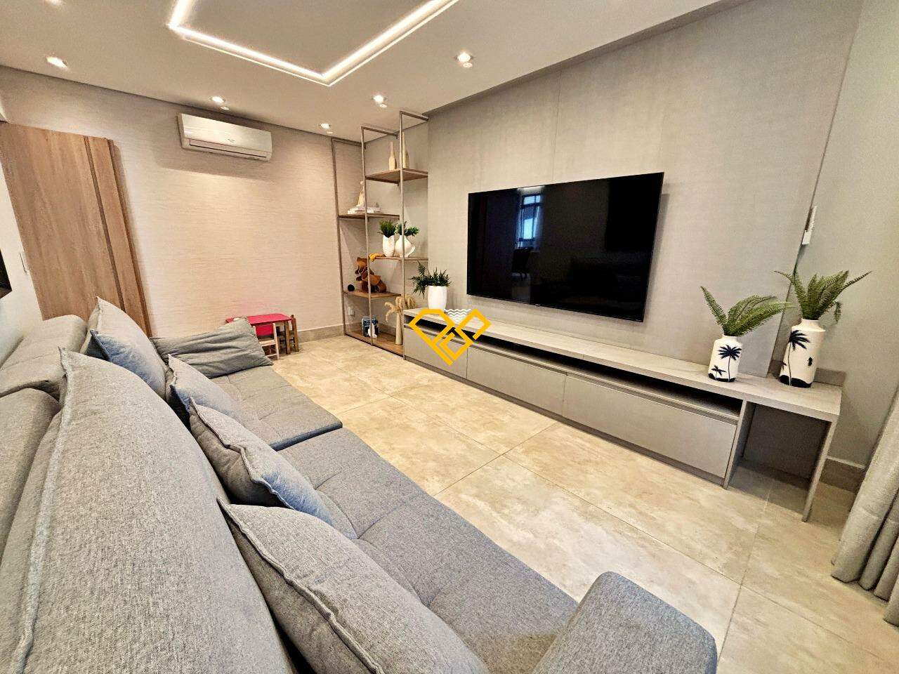 Apartamento à venda no Embaré: Sala de tv