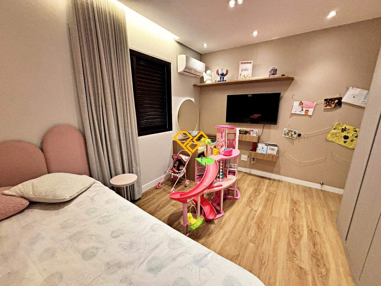 Apartamento à venda no Embaré: Dormitório 2 - suíte