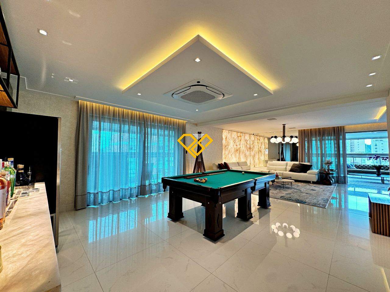 Apartamento à venda no Ponta da Praia: Sala