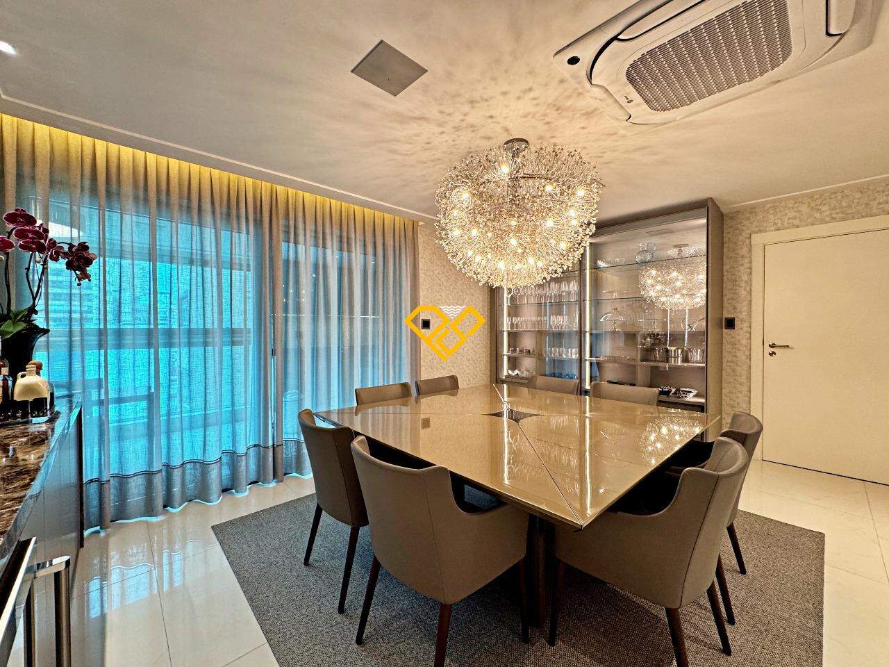 Apartamento à venda no Ponta da Praia: Sala de jantar