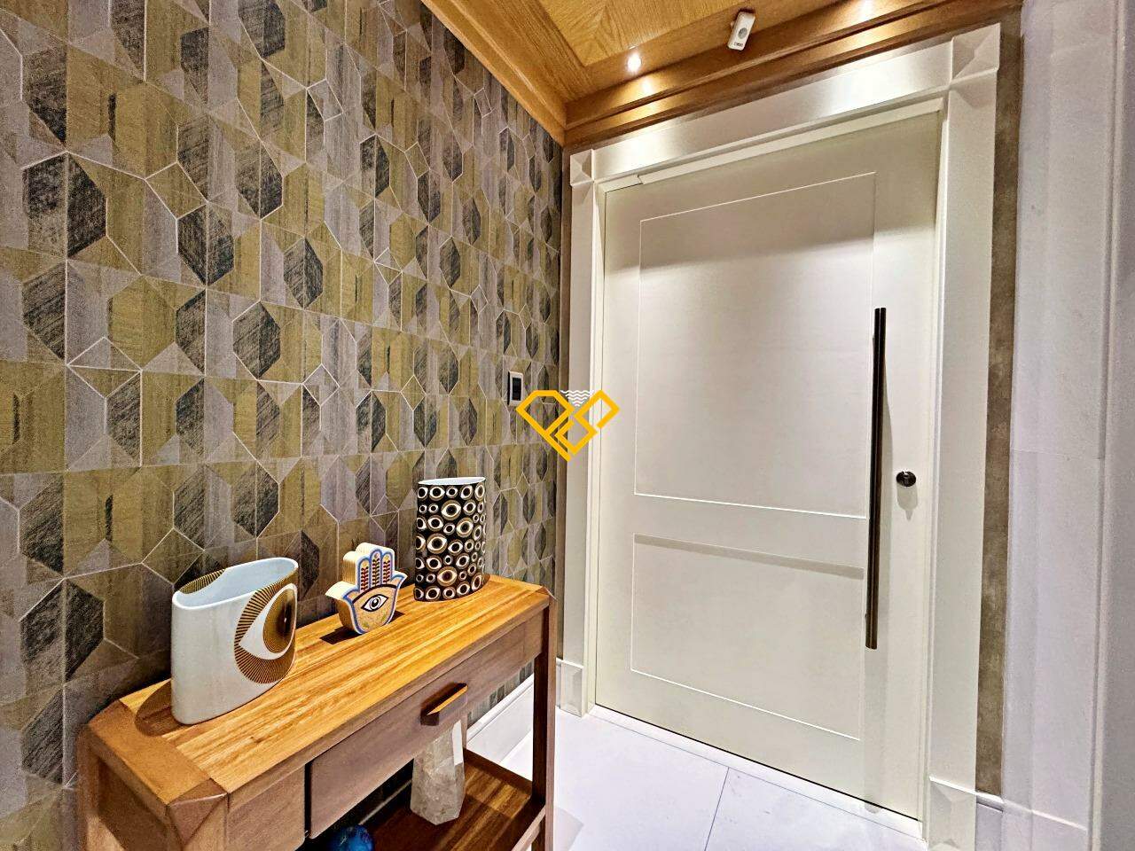 Apartamento à venda no Ponta da Praia: Entrada privativa