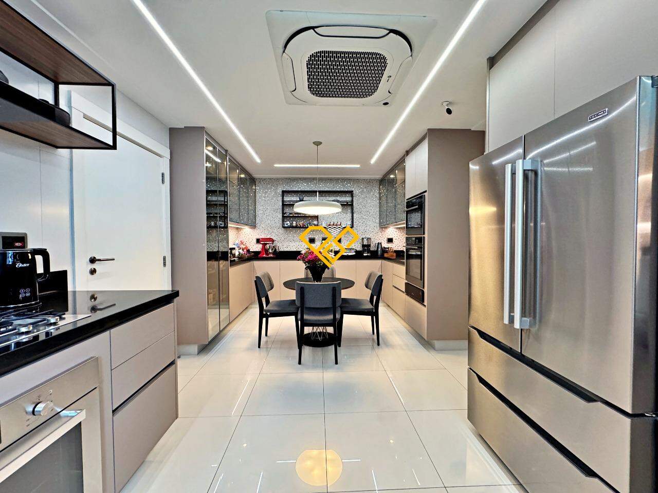 Apartamento à venda no Ponta da Praia: Cozinha