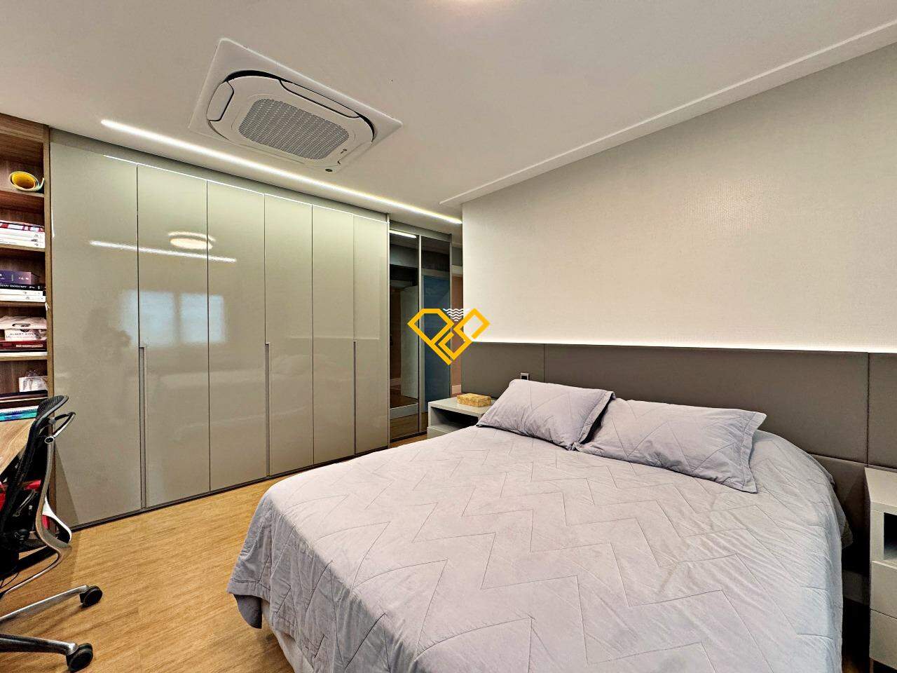 Apartamento à venda no Ponta da Praia: Suíte 4