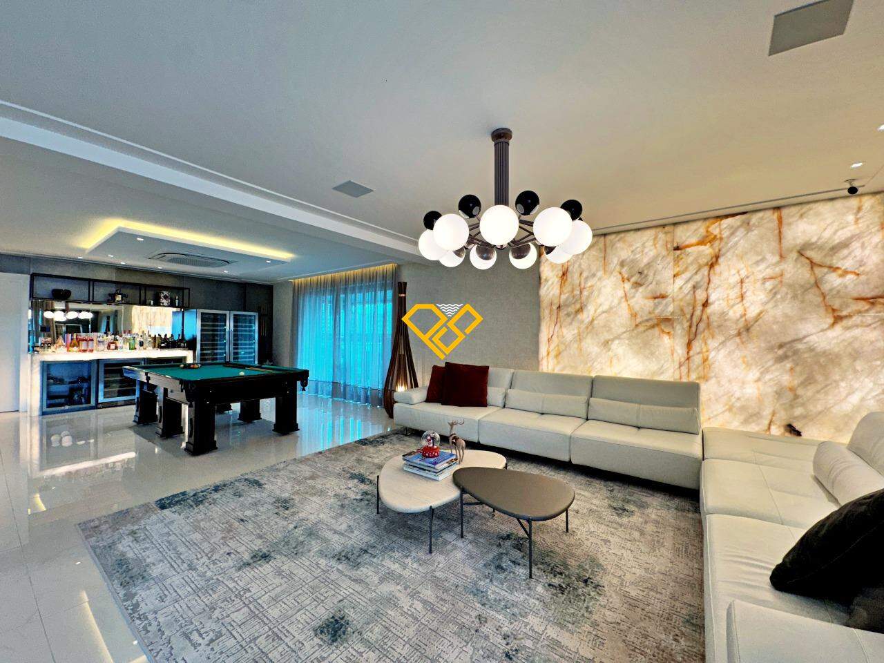 Apartamento à venda no Ponta da Praia: Sala