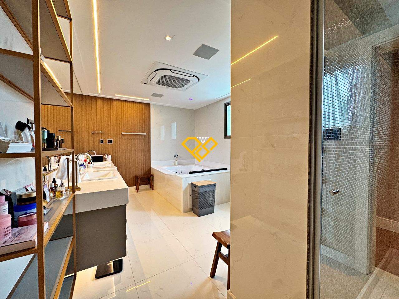 Apartamento à venda no Ponta da Praia: Wc suíte master