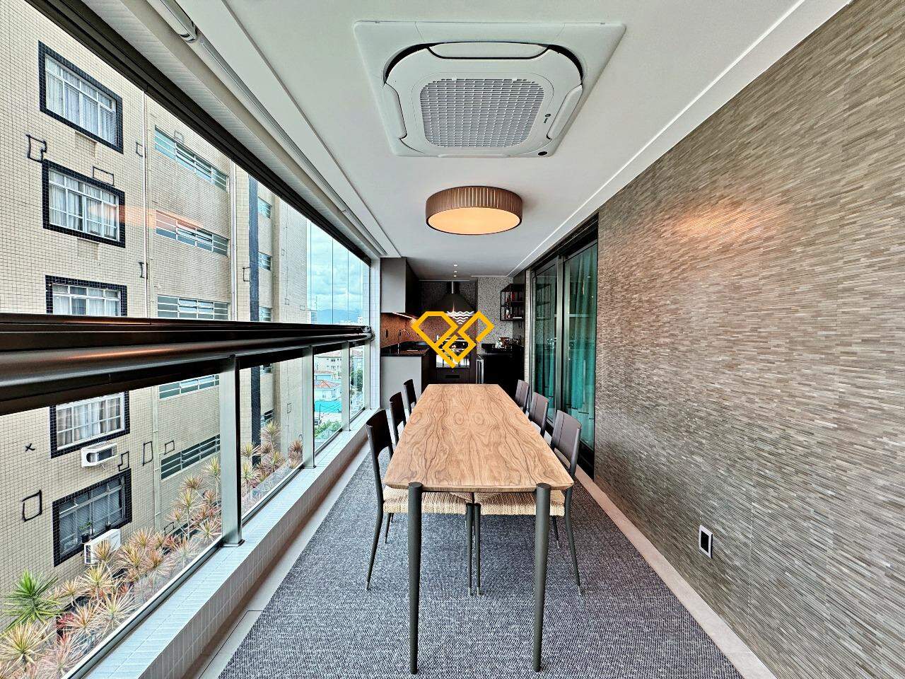 Apartamento à venda no Ponta da Praia: Varanda gourmet