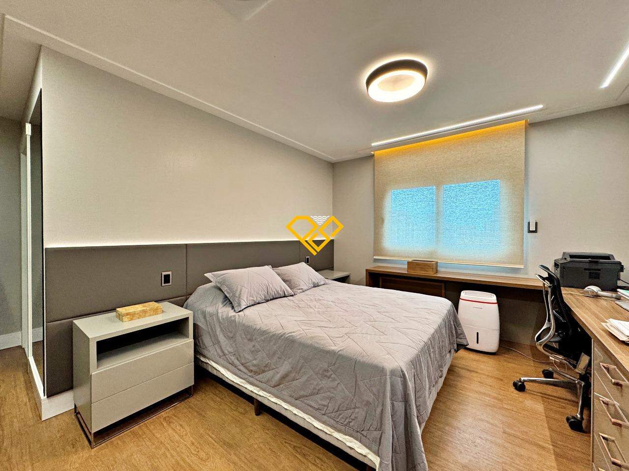 Apartamento à venda no Ponta da Praia: Suíte 4