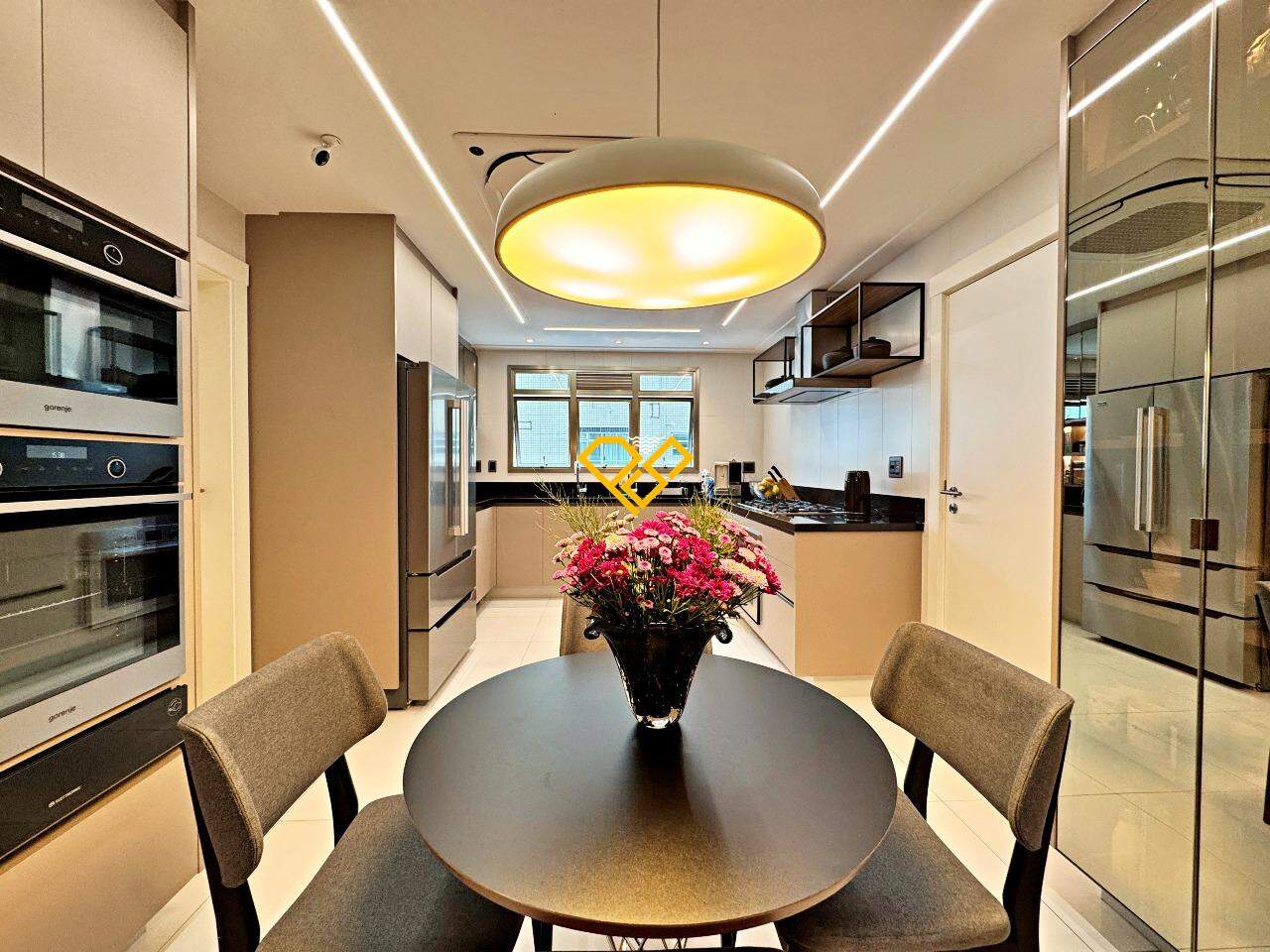 Apartamento à venda no Ponta da Praia: Cozinha