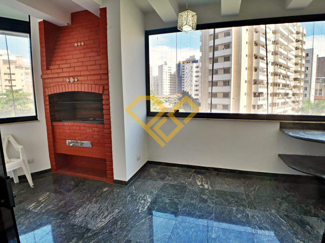 Apartamento à venda no Embaré: 