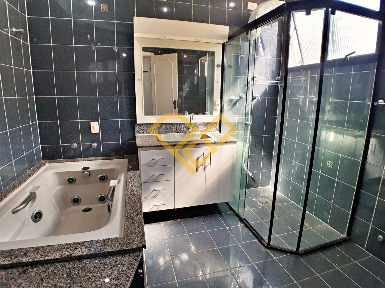 Apartamento à venda no Embaré: 