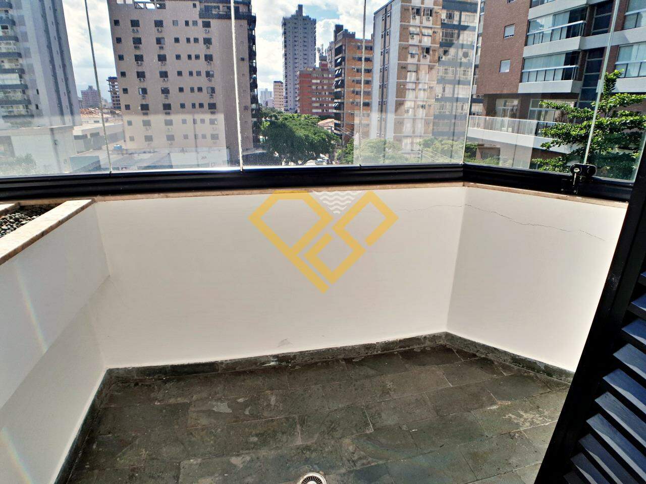 Apartamento à venda no Embaré: 