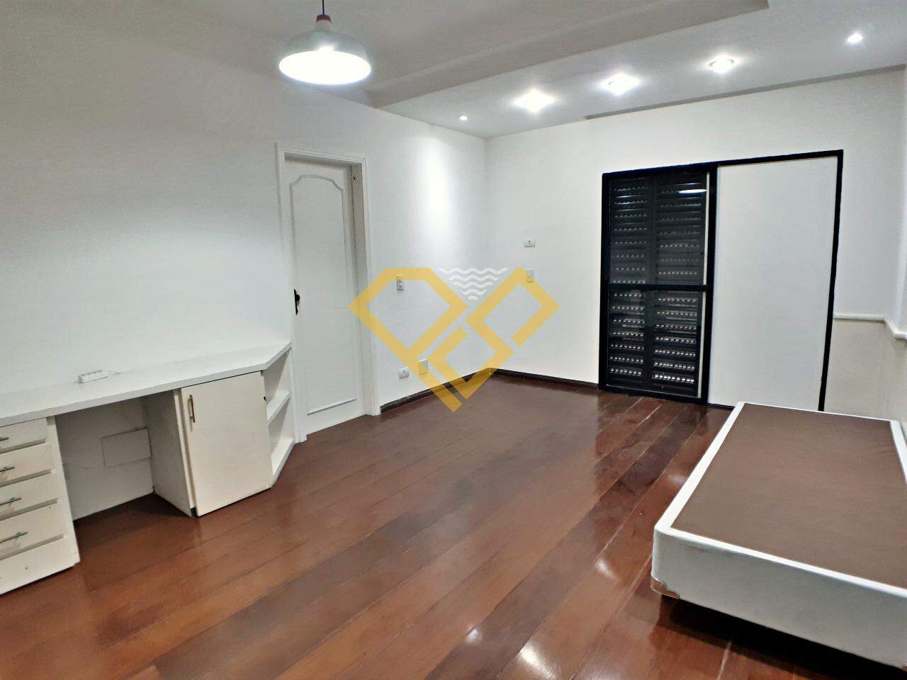 Apartamento à venda no Embaré: 