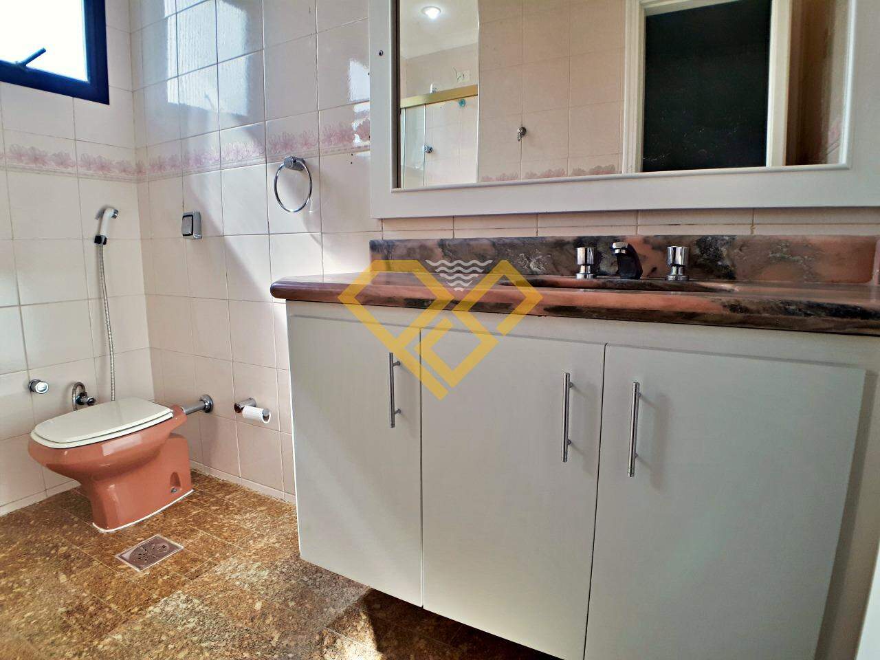 Apartamento à venda no Embaré: 