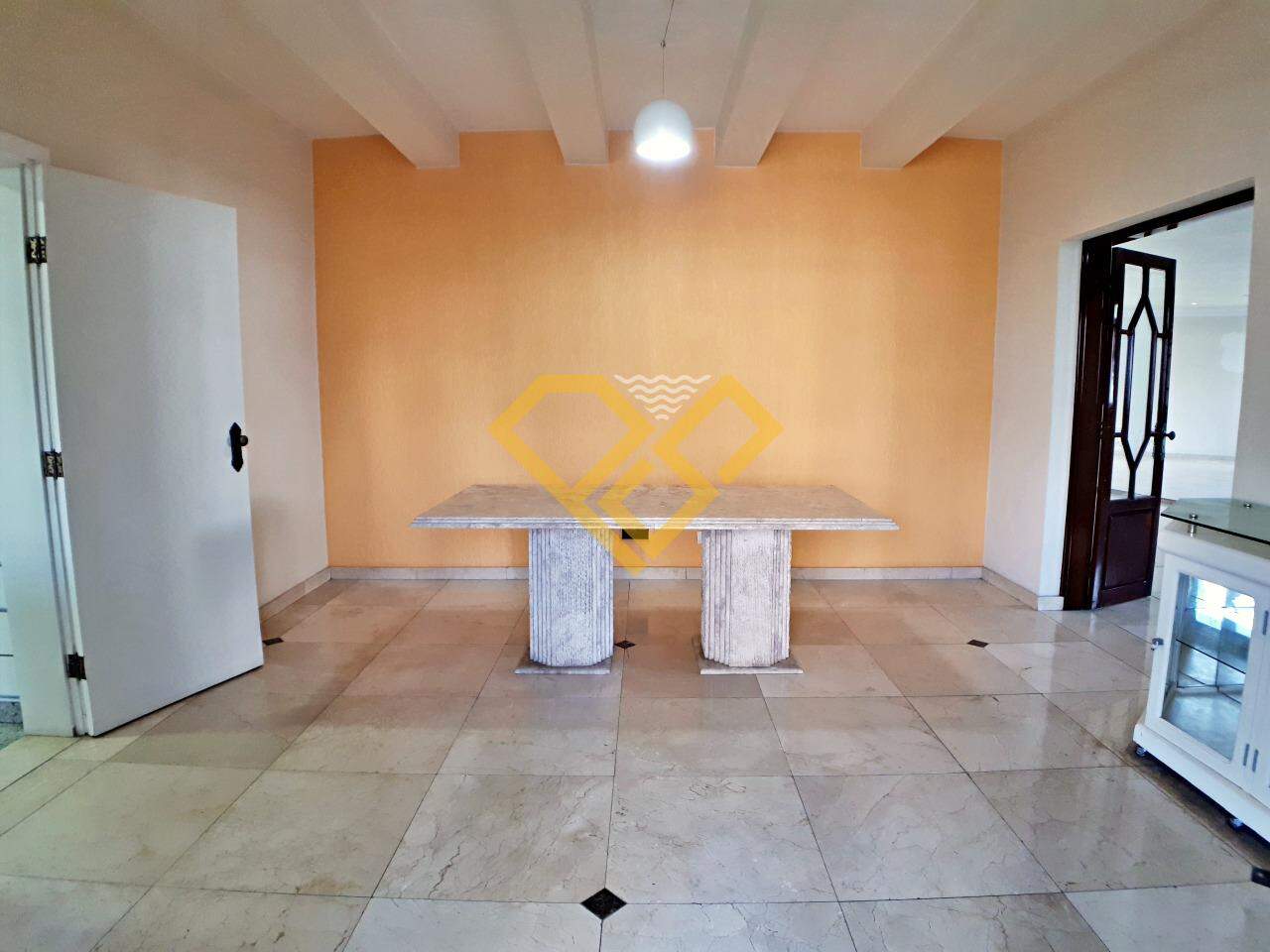 Apartamento à venda no Embaré: 