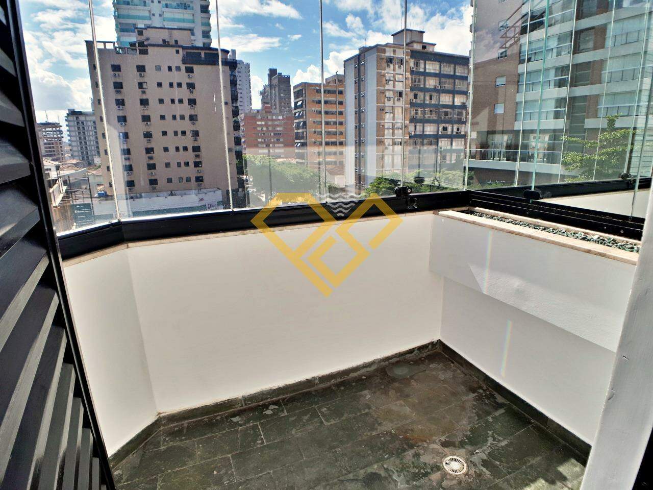 Apartamento à venda no Embaré: 