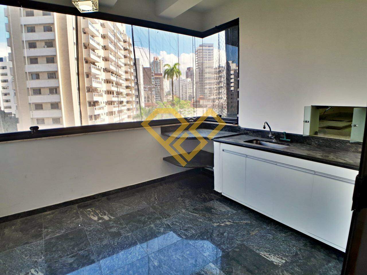 Apartamento à venda no Embaré: 