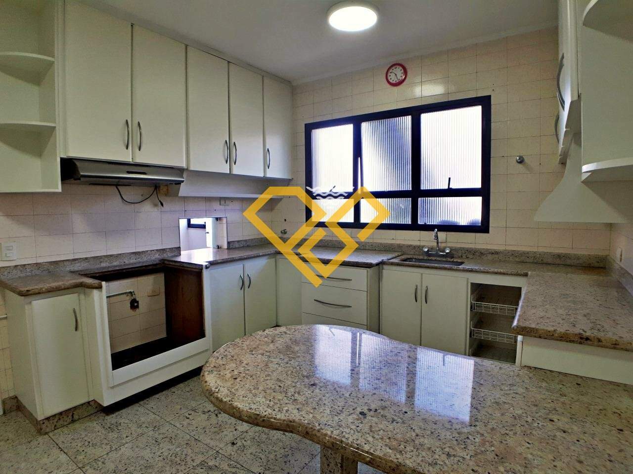 Apartamento à venda no Embaré: 