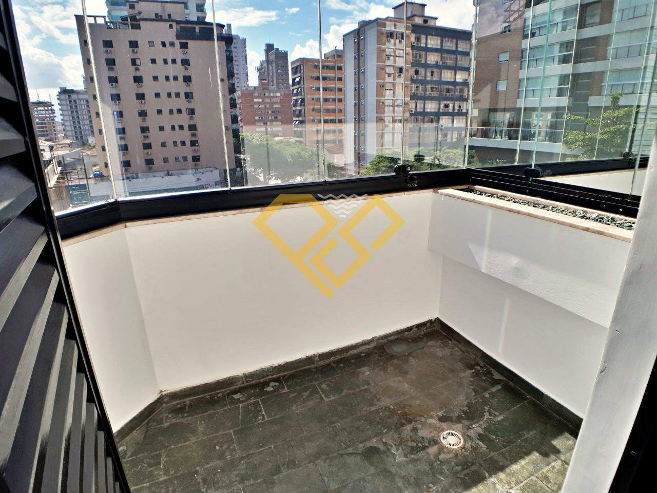 Apartamento à venda no Embaré: 