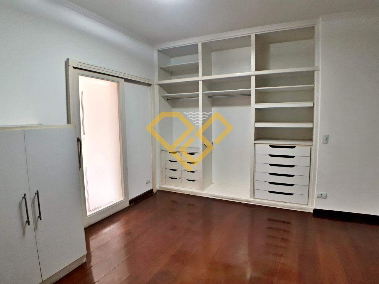 Apartamento à venda no Embaré: 