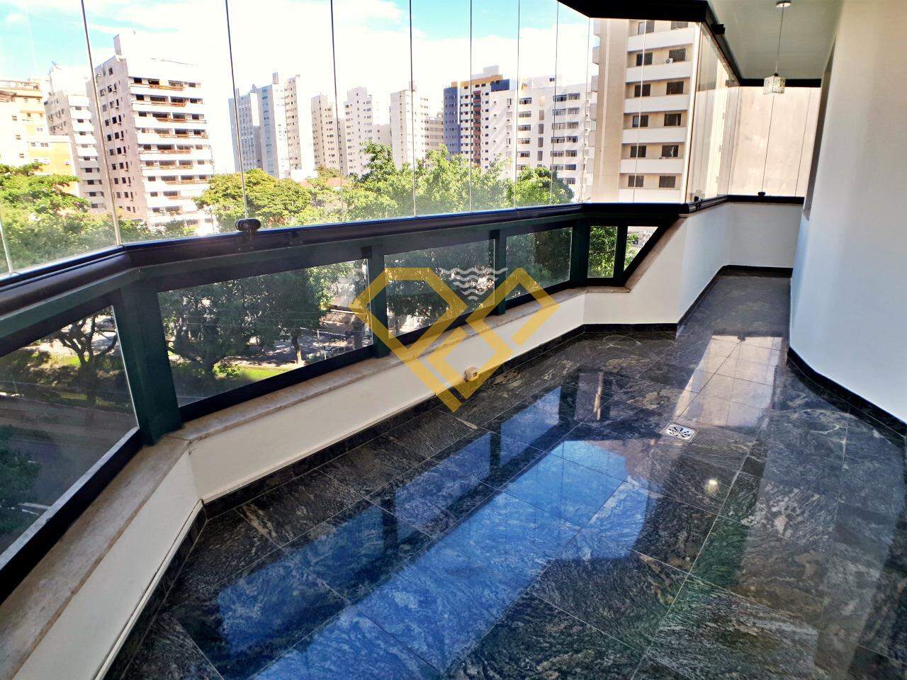 Apartamento à venda no Embaré: 