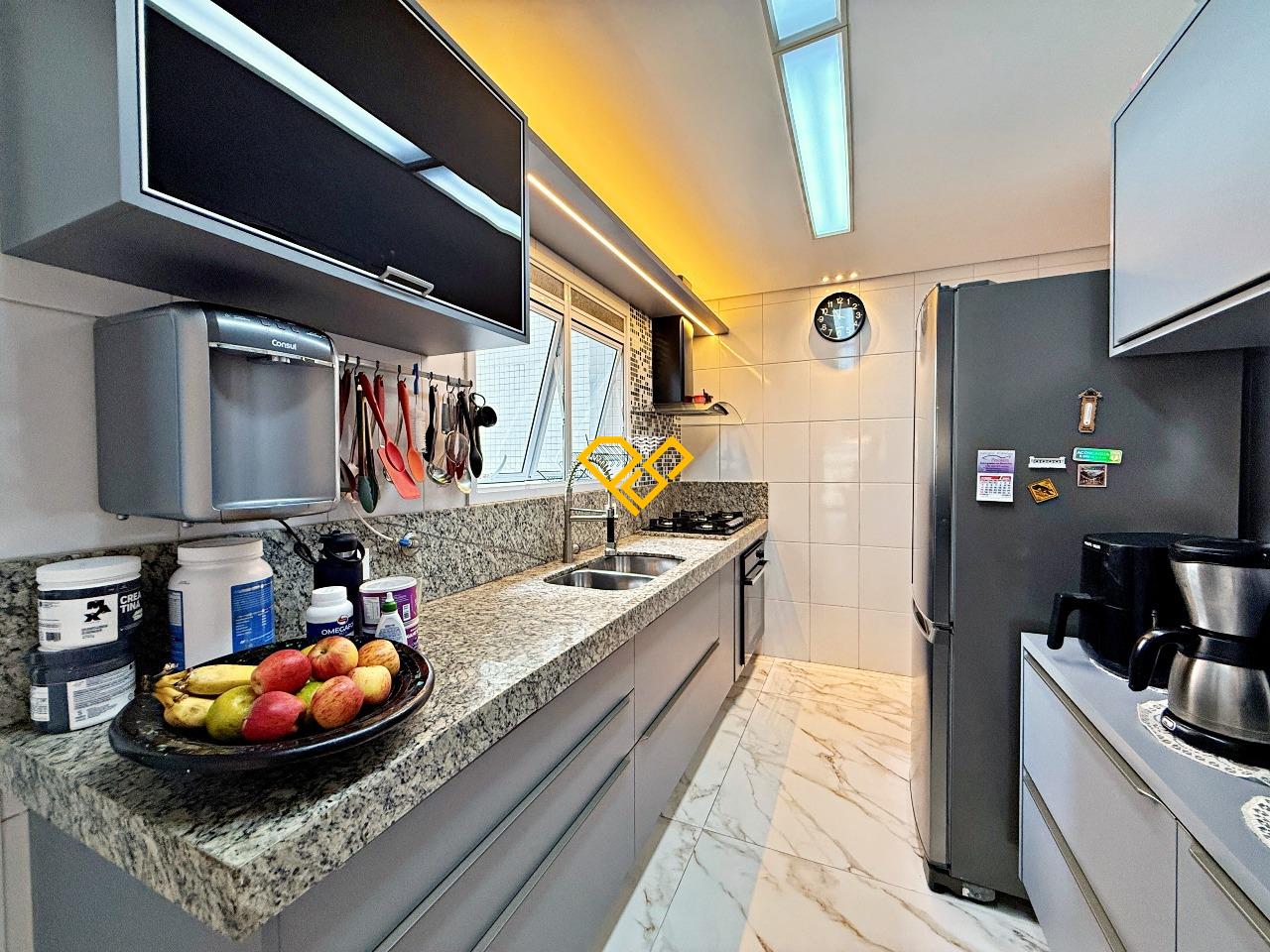 Apartamento à venda no Ponta da Praia: Cozinha